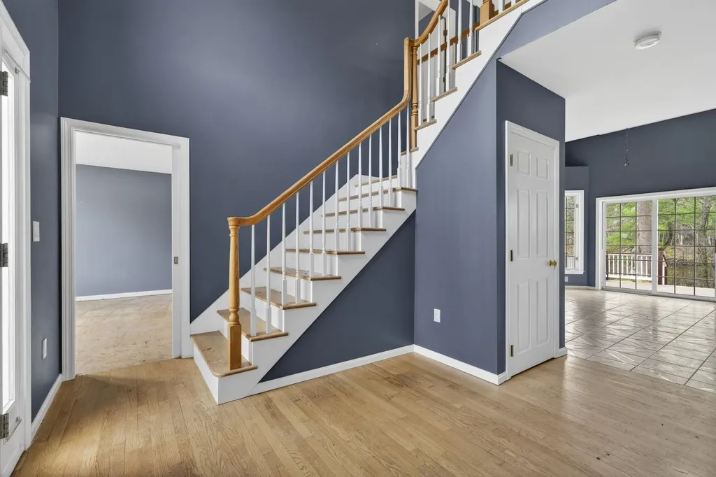 12 Leclair Drive Hudson NH 03051