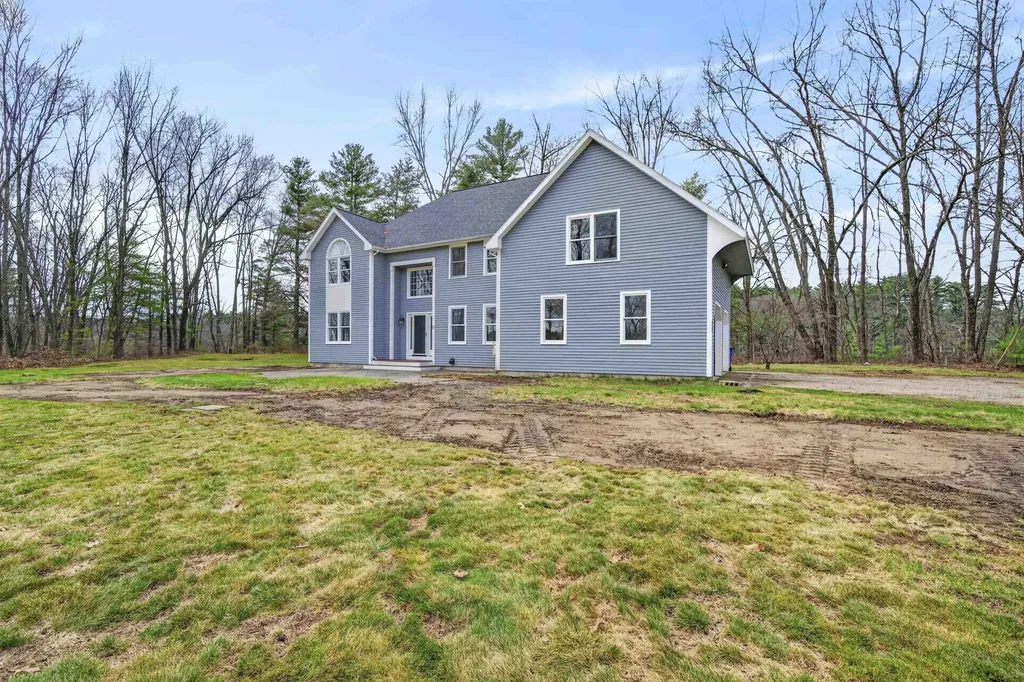 12 Leclair Drive Hudson NH 03051