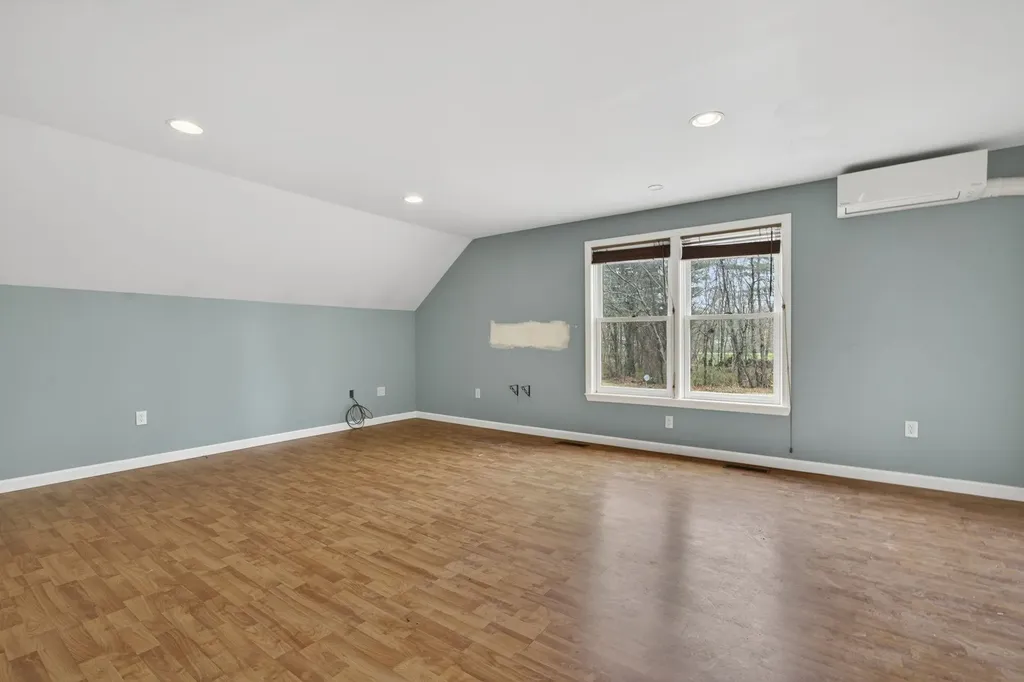 12 Leclair Drive Hudson NH 03051