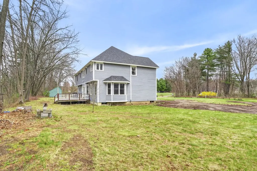 12 Leclair Drive Hudson NH 03051