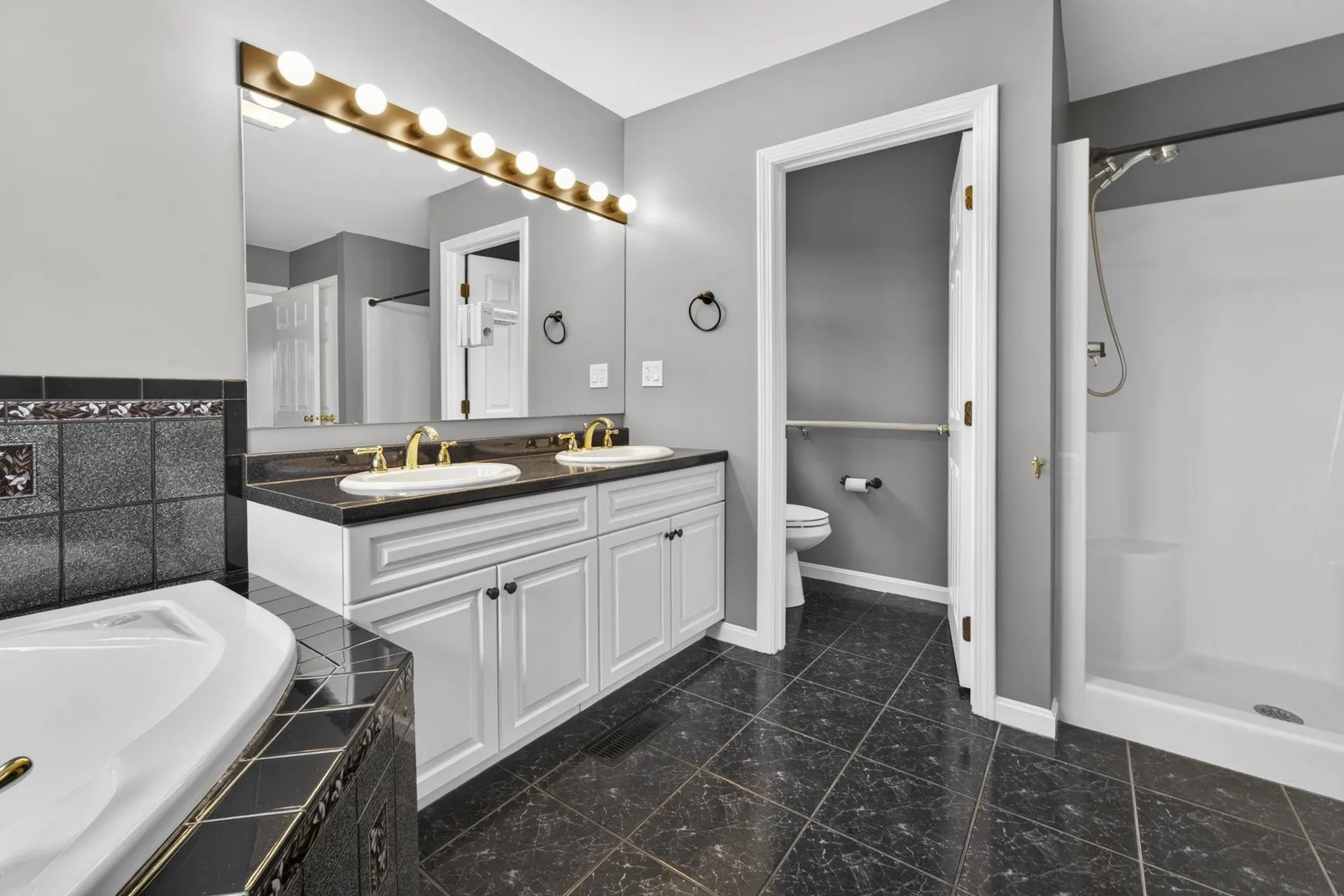 12 Leclair Drive Hudson NH 03051