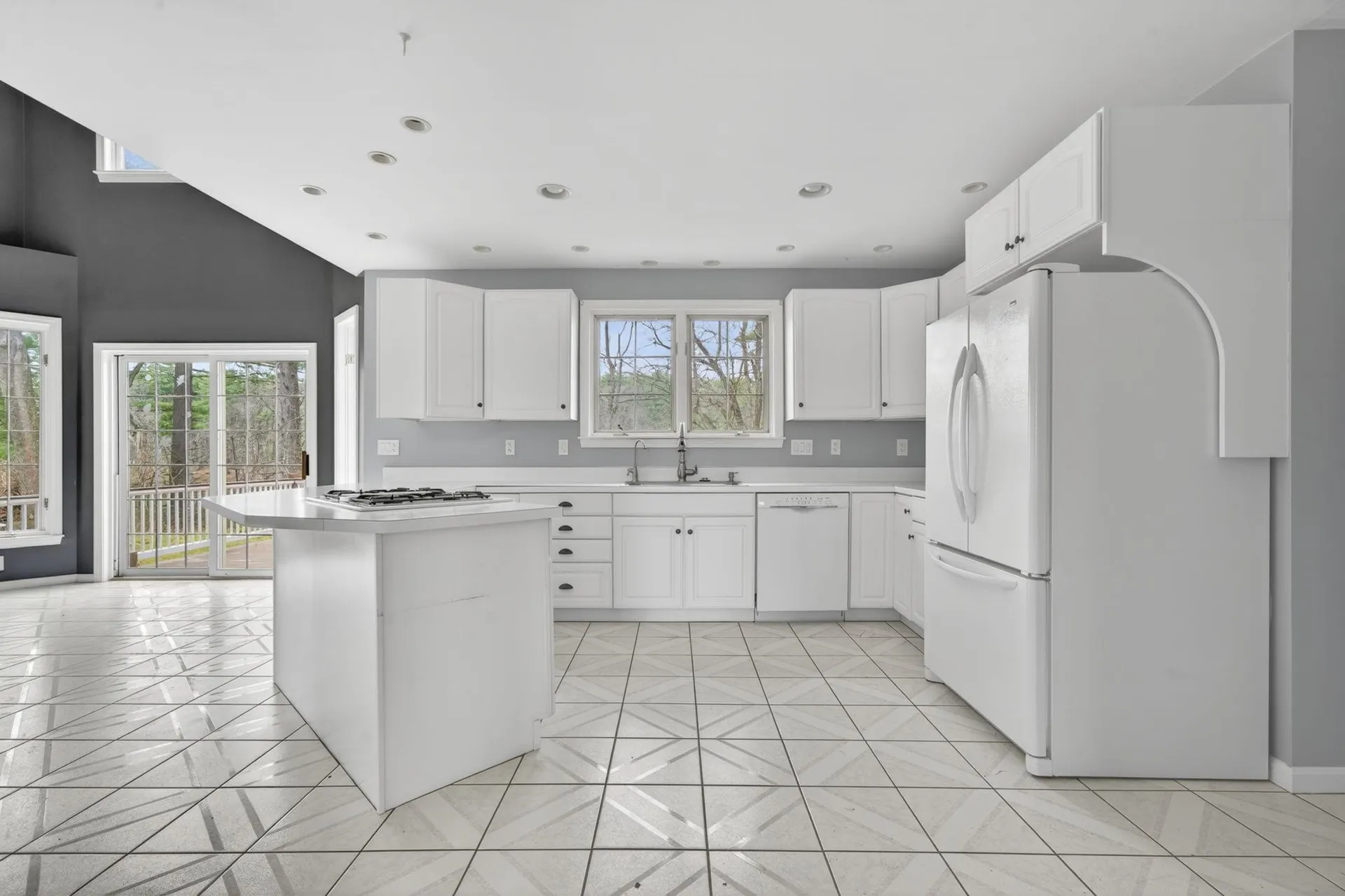 12 Leclair Drive Hudson NH 03051