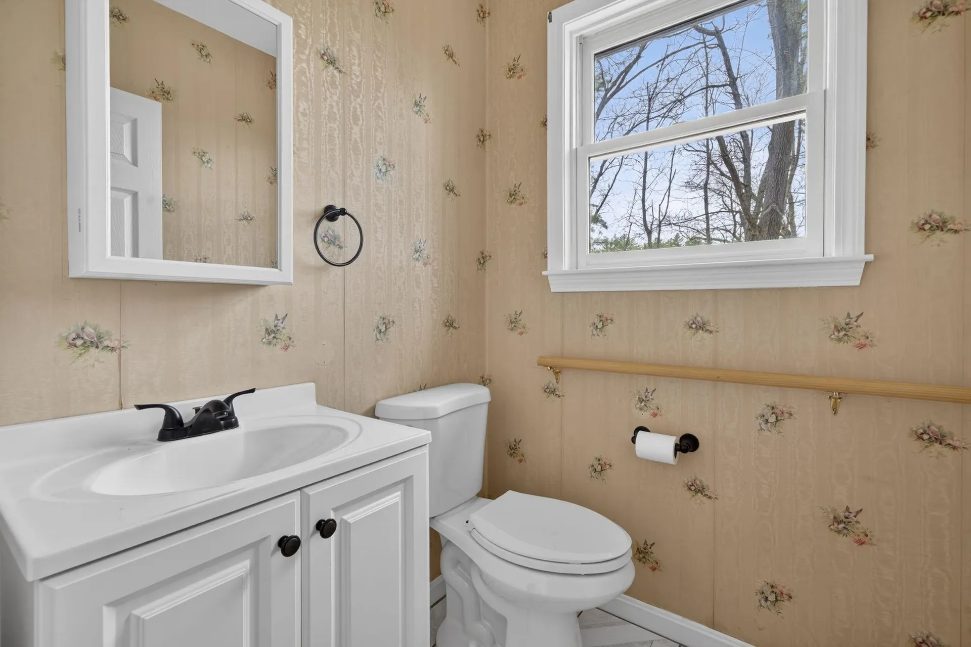 12 Leclair Drive Hudson NH 03051