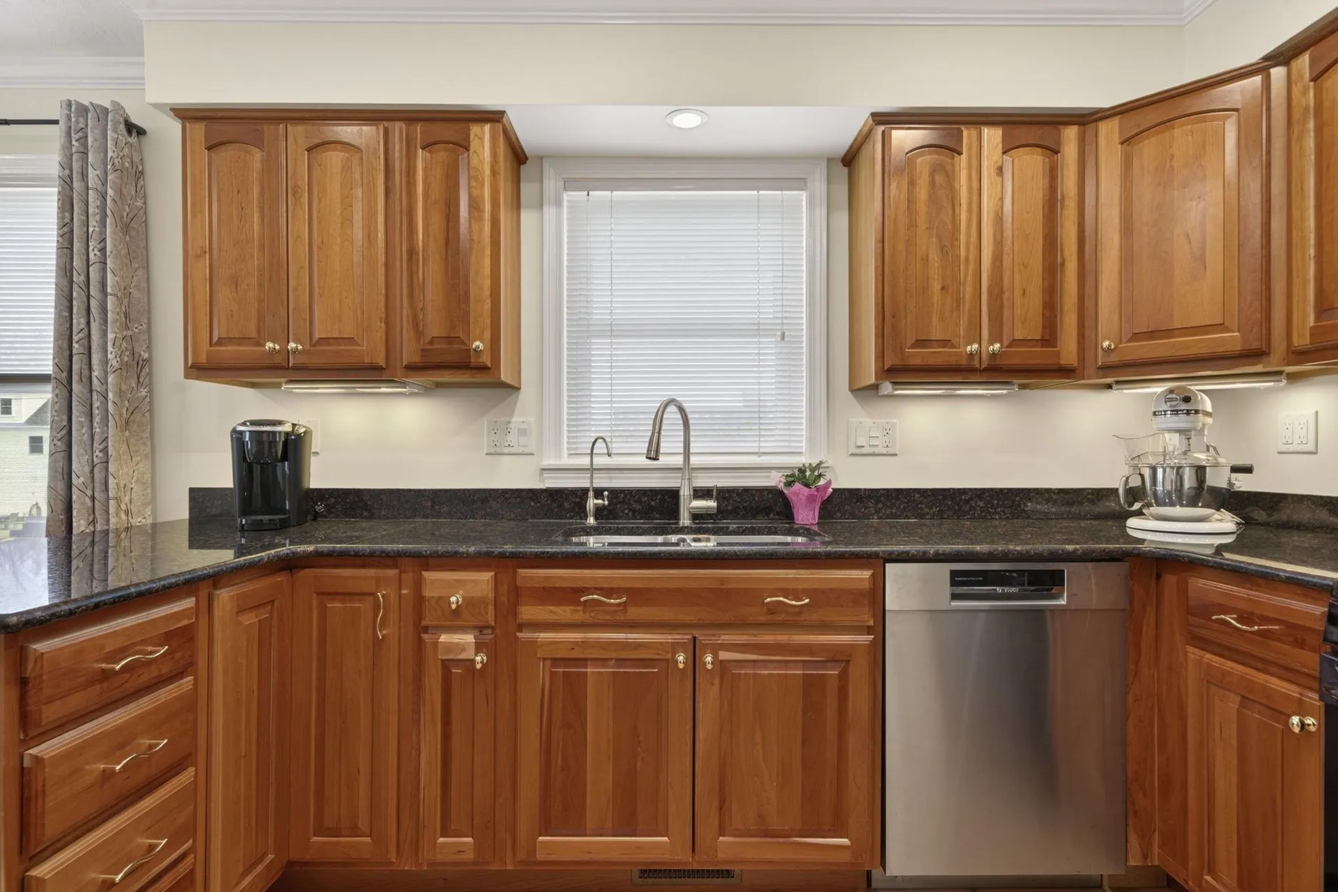 30 Charter Street Exeter NH 03833