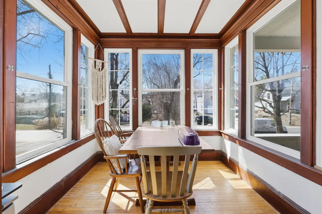 14 Pleasant Street Plymouth NH 03264