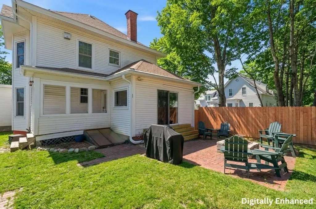 14 Pleasant Street Plymouth NH 03264