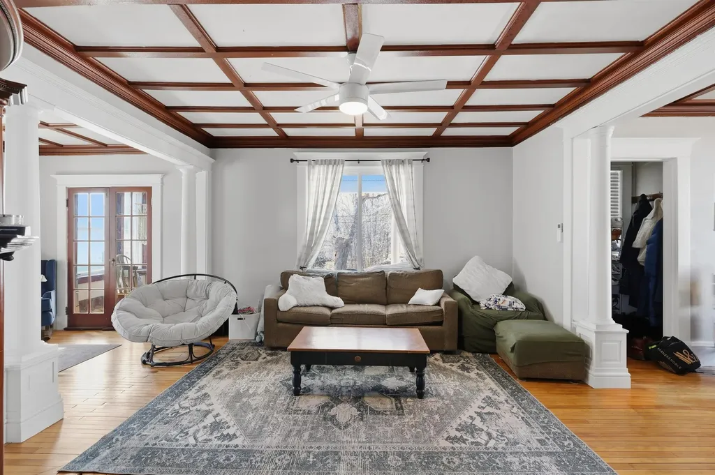 14 Pleasant Street Plymouth NH 03264