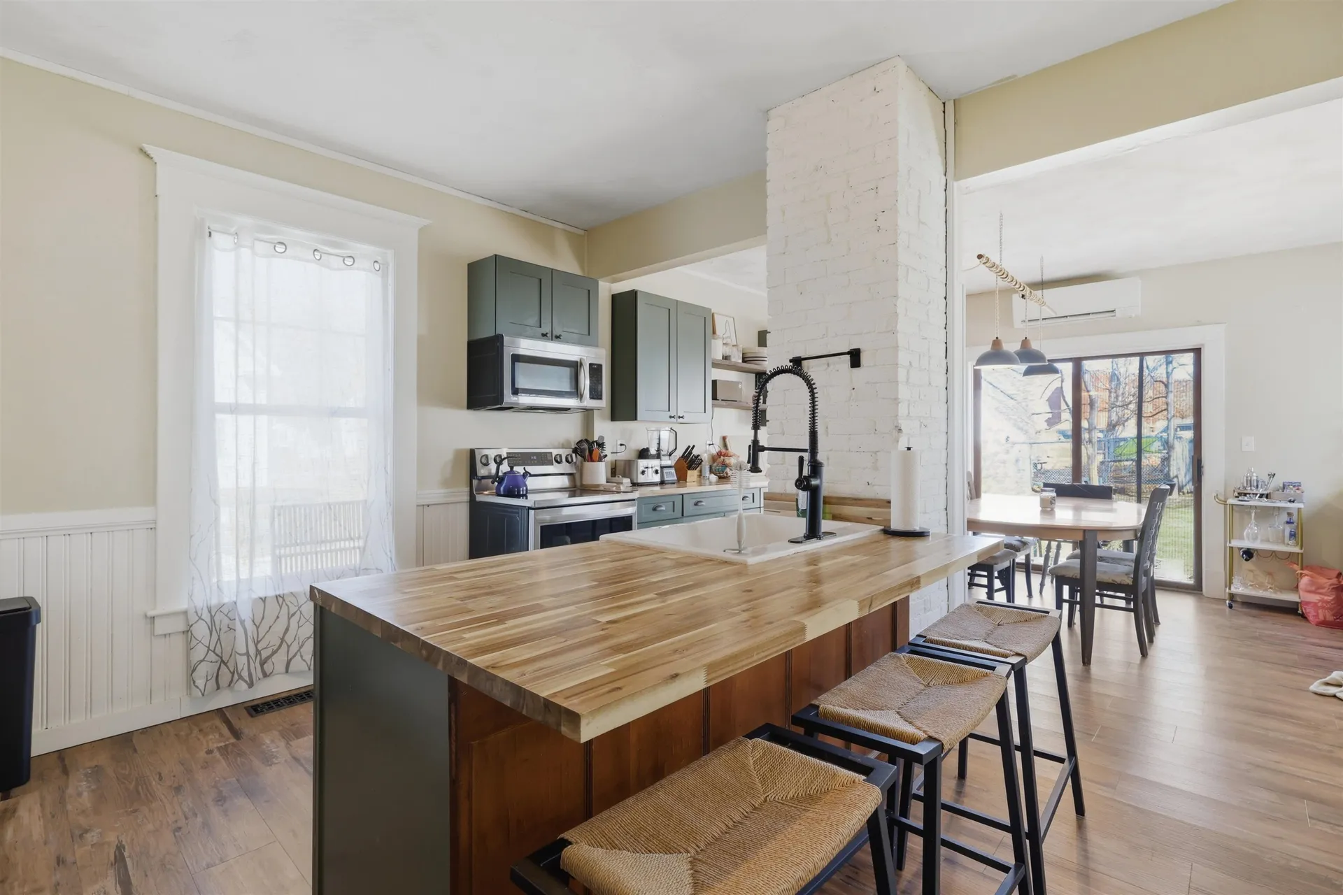 14 Pleasant Street Plymouth NH 03264
