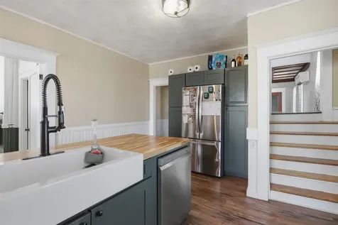 14 Pleasant Street Plymouth NH 03264