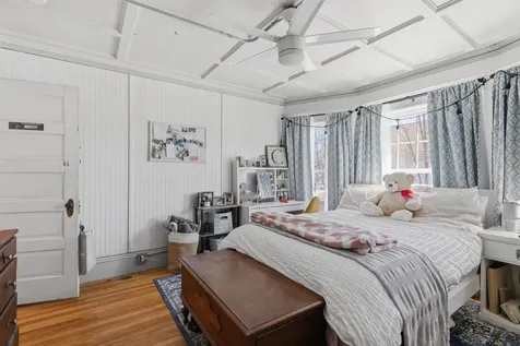 14 Pleasant Street Plymouth NH 03264