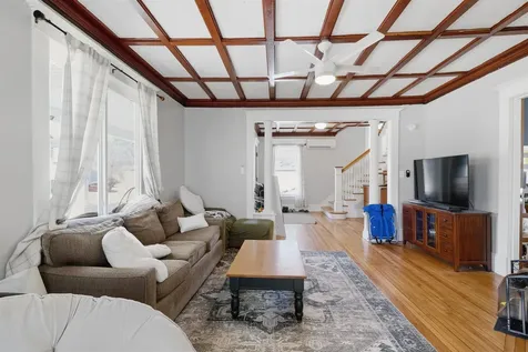 14 Pleasant Street Plymouth NH 03264