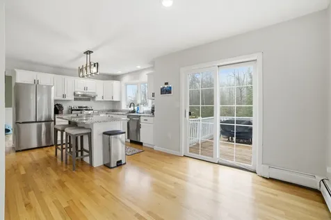 10 Upton Road Mont Vernon NH 03057