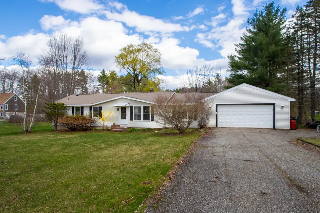 52 Sanborn Road East Kingston NH 03827
