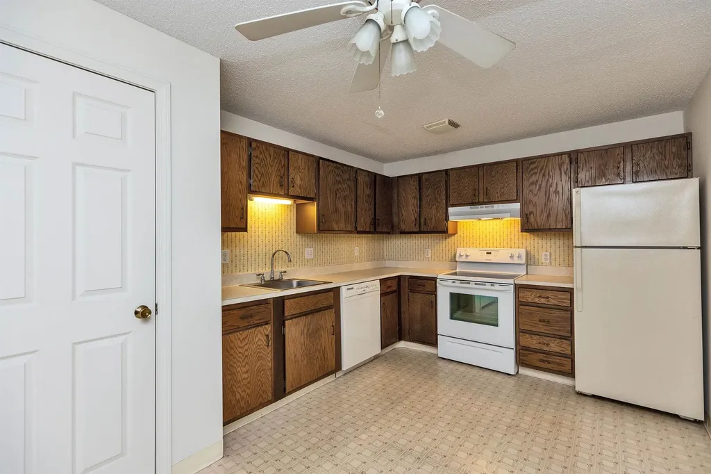 1 Northbrook Drive Manchester NH 03102