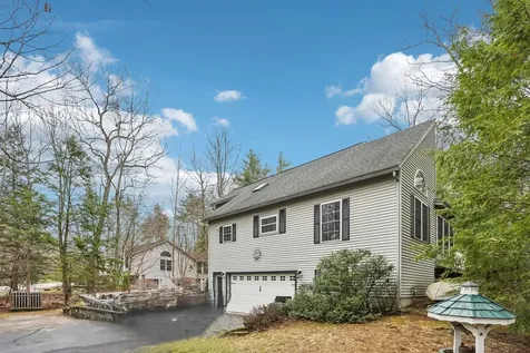 19 G H Carter Drive Danville NH 03819