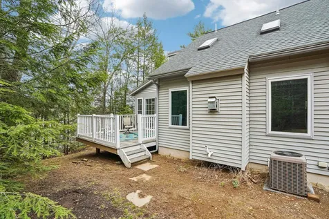 19 G H Carter Drive Danville NH 03819