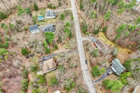 19 G H Carter Drive Danville NH 03819