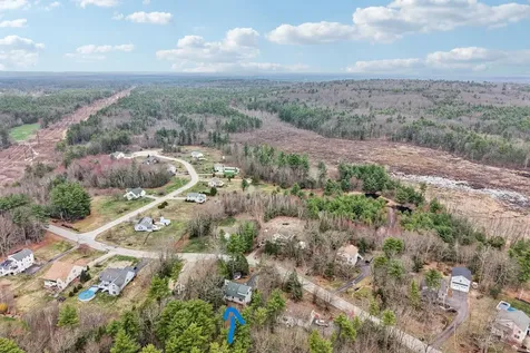 19 G H Carter Drive Danville NH 03819
