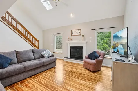 19 G H Carter Drive Danville NH 03819