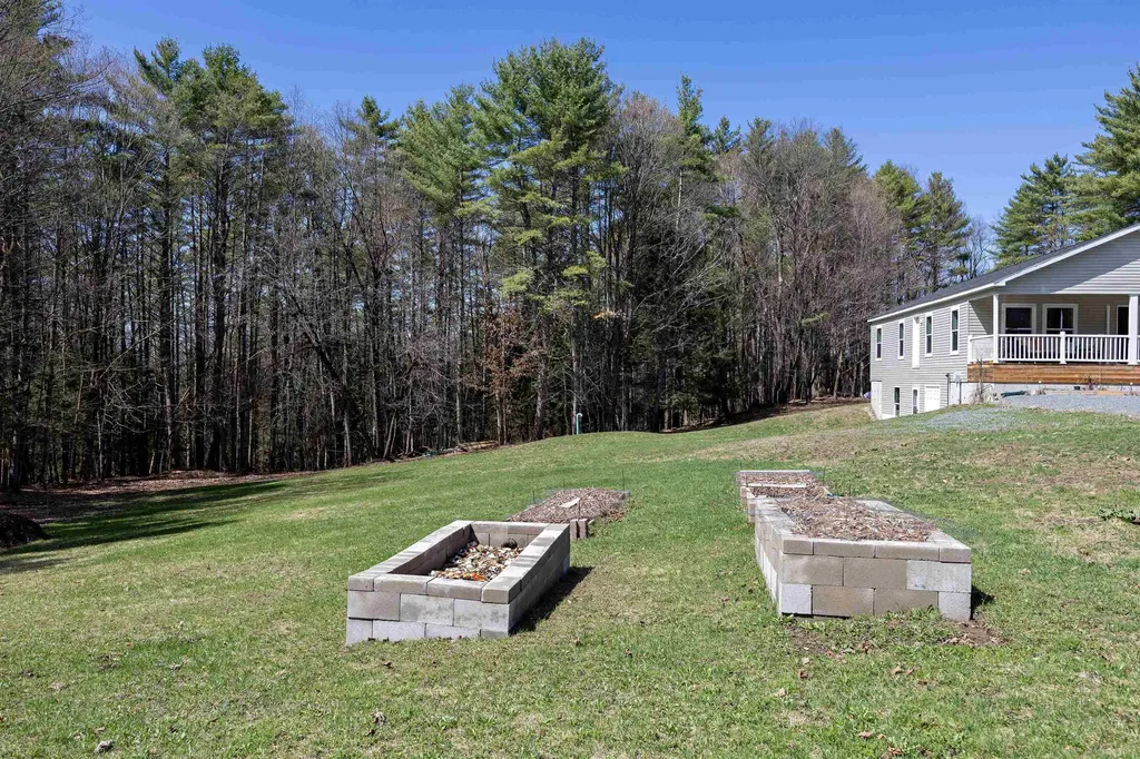 1799 Coppermine Road Monroe NH 03771
