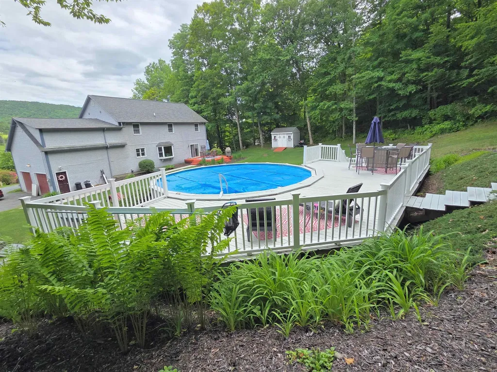 229 Meadowood Lane Waterford VT 05819
