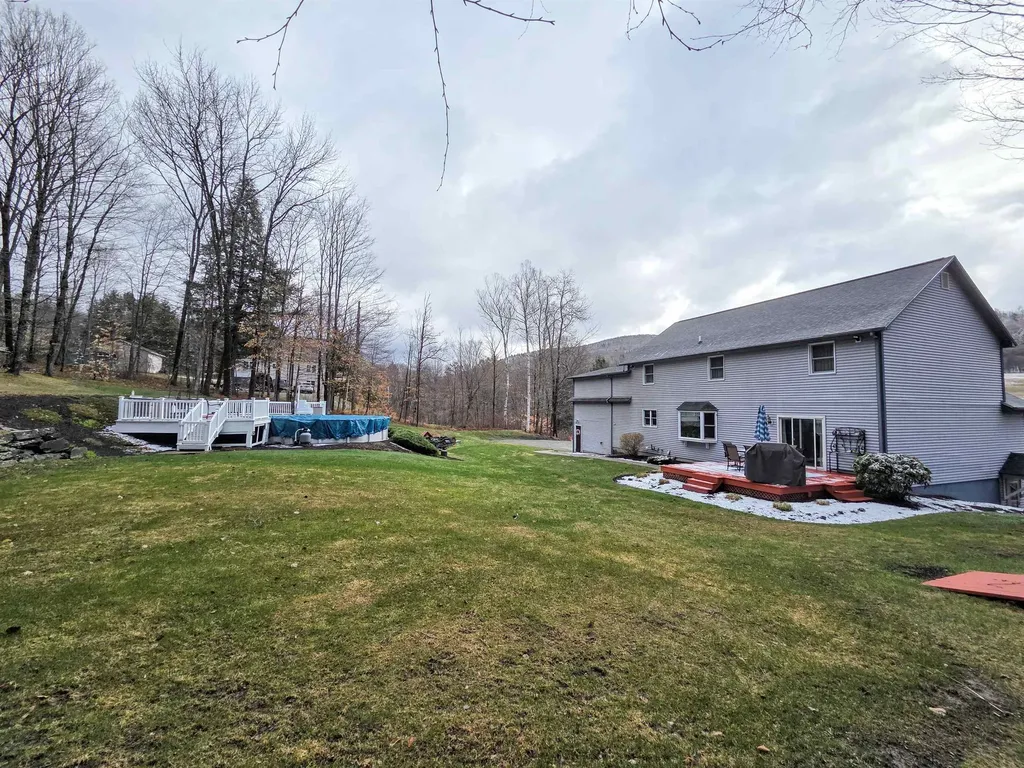 229 Meadowood Lane Waterford VT 05819