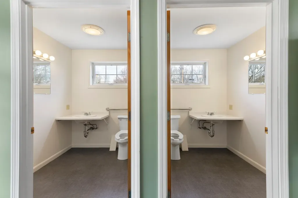 458 Williams Street Brattleboro VT 05301