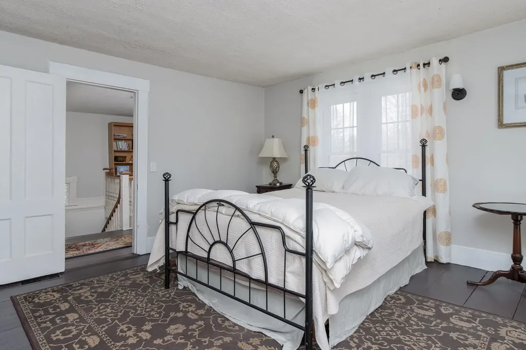 228 Maple Street Hopkinton NH 03229