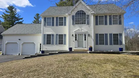 9 Sunblaze Drive Nashua NH 03062