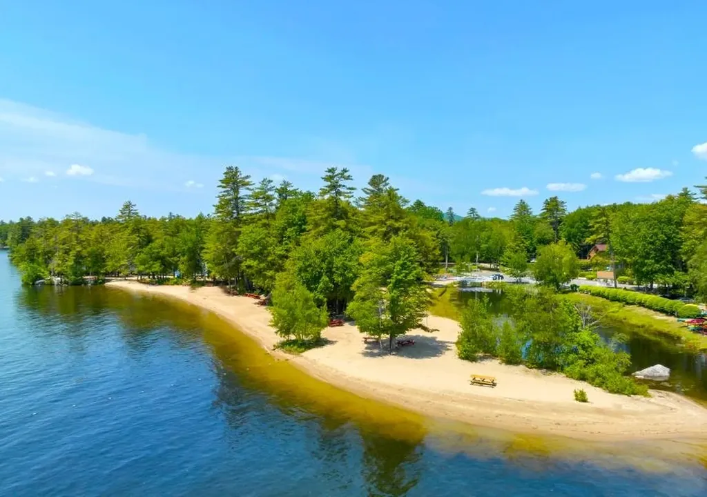 52 Geneve Street Moultonborough NH 03254