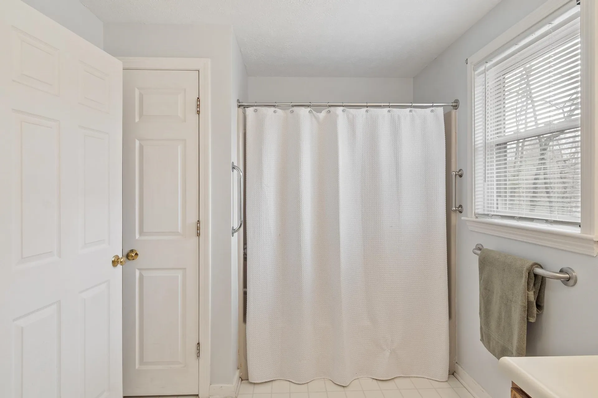5 Rachel Court Derry NH 03038