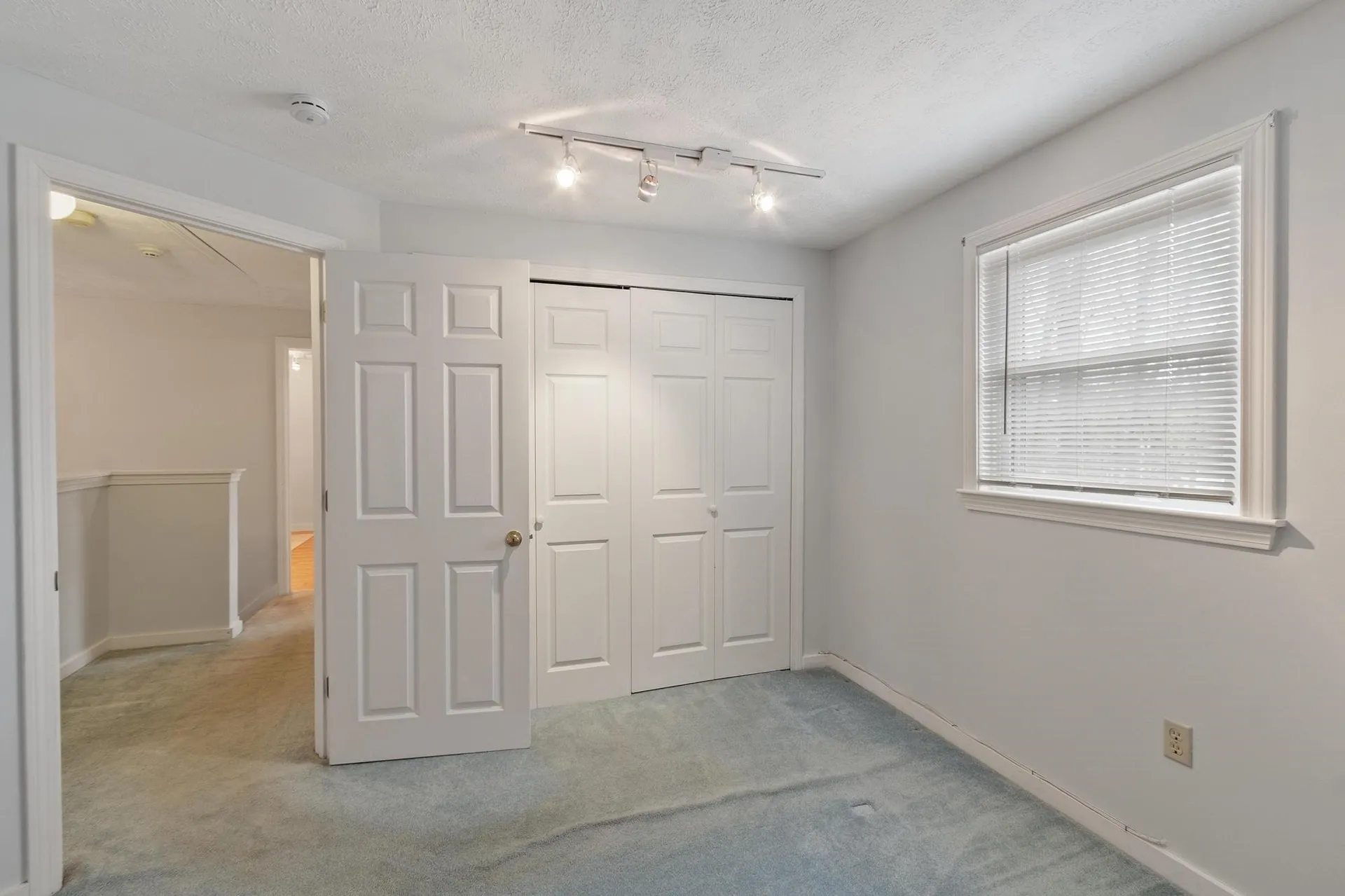 5 Rachel Court Derry NH 03038