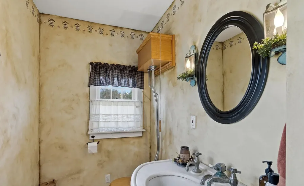 5 Old Manchester Road Amherst NH 03031