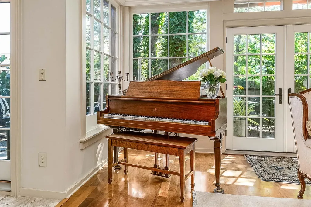 20 Atkinson Street Portsmouth NH 03801