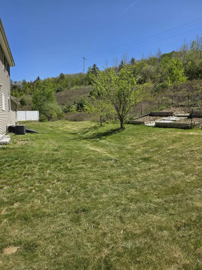 18 Richfield Way Wilton NH 03086