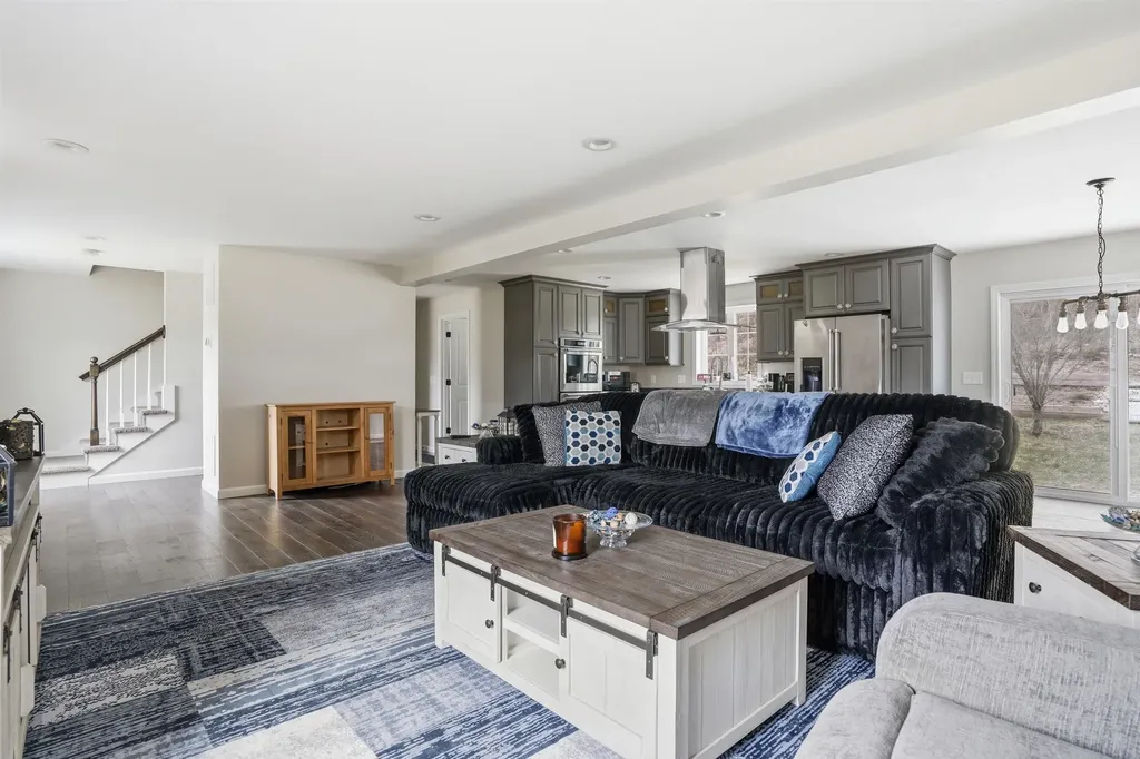 18 Richfield Way Wilton NH 03086