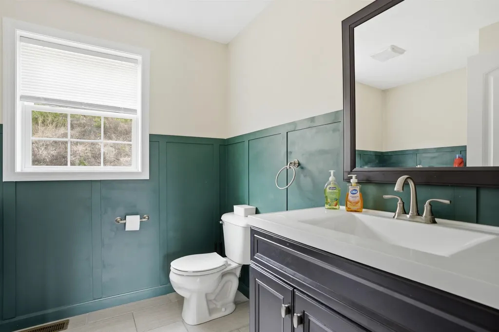 18 Richfield Way Wilton NH 03086