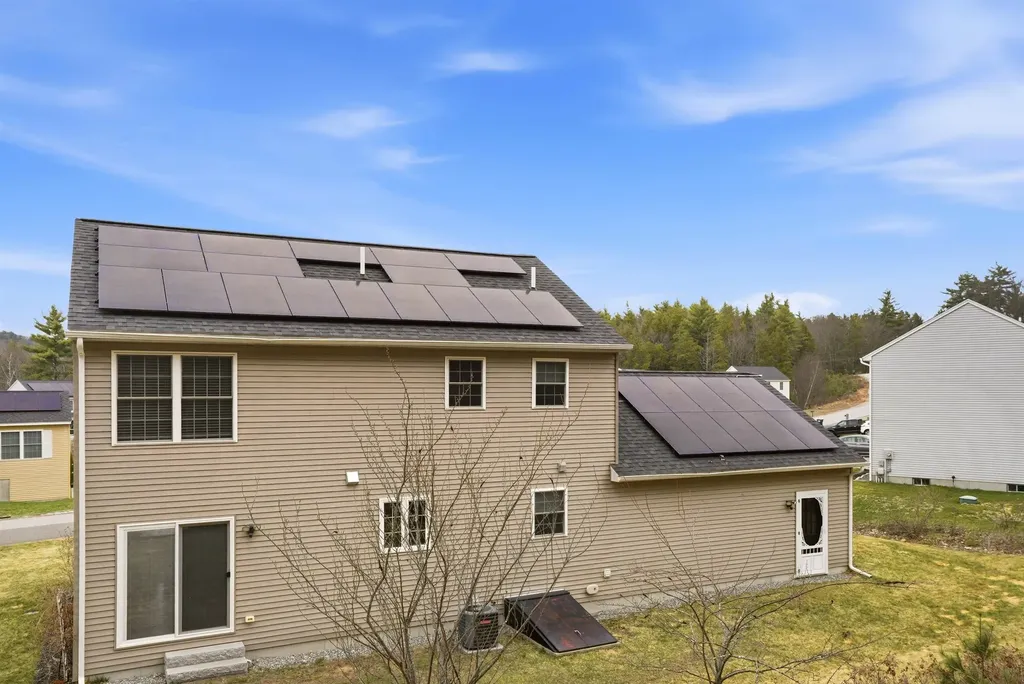 18 Richfield Way Wilton NH 03086