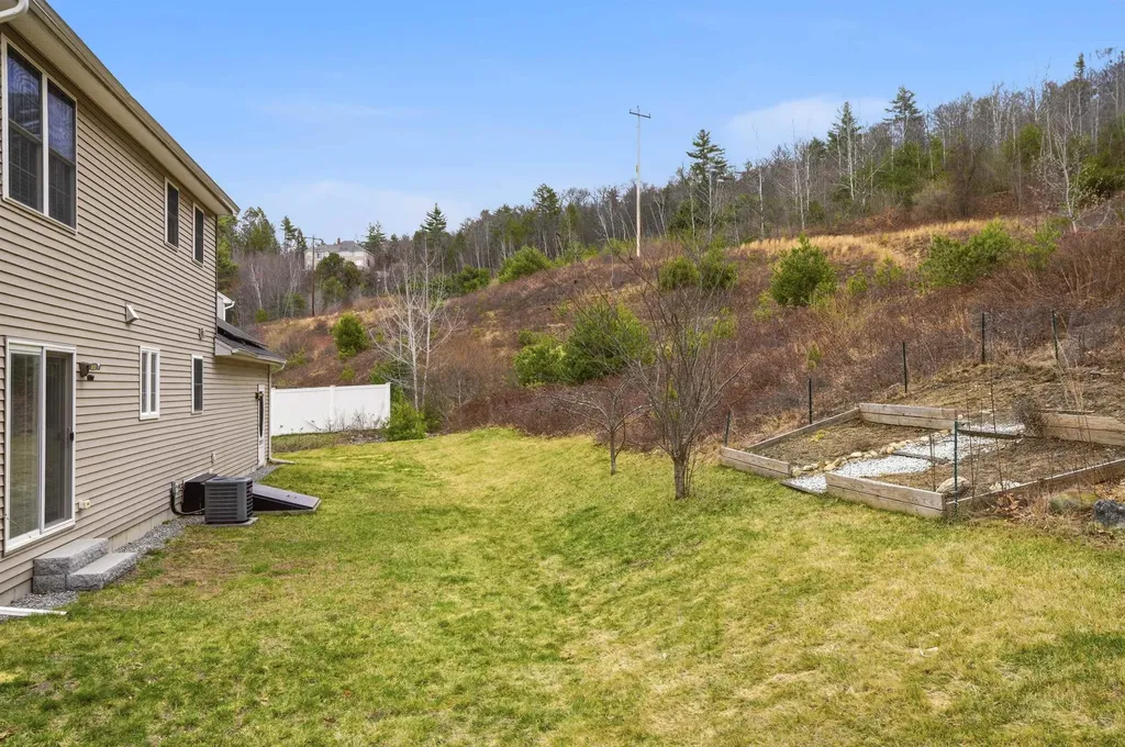 18 Richfield Way Wilton NH 03086