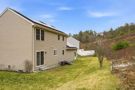 18 Richfield Way Wilton NH 03086