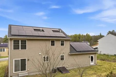 18 Richfield Way Wilton NH 03086