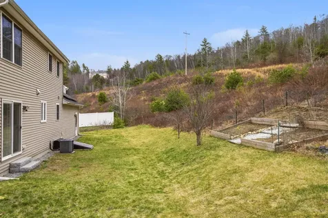 18 Richfield Way Wilton NH 03086