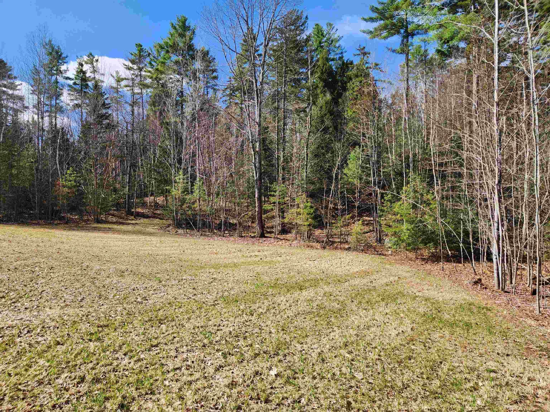 27 Riverview Road Newport NH 03773