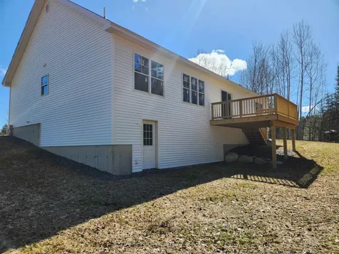 27 Riverview Road Newport NH 03773