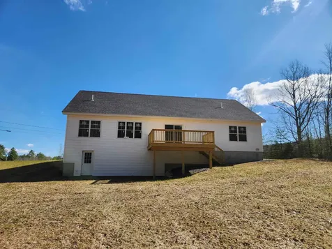 27 Riverview Road Newport NH 03773