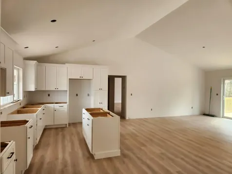 27 Riverview Road Newport NH 03773