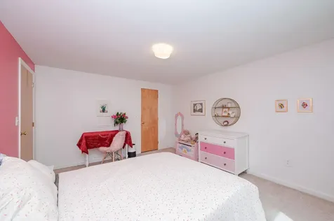 43 Moharimet Drive Madbury NH 03823