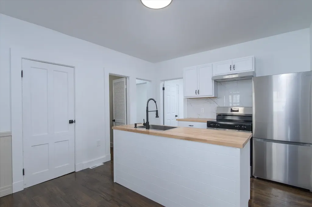 29 Hopkins Street Rutland City VT 05701
