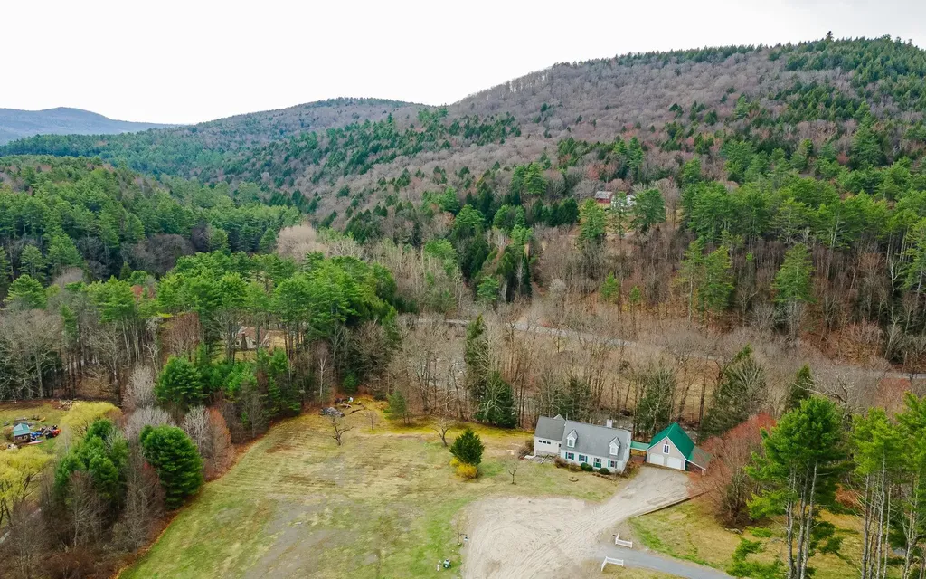 147 Pleasant View Lane Chester VT 05143