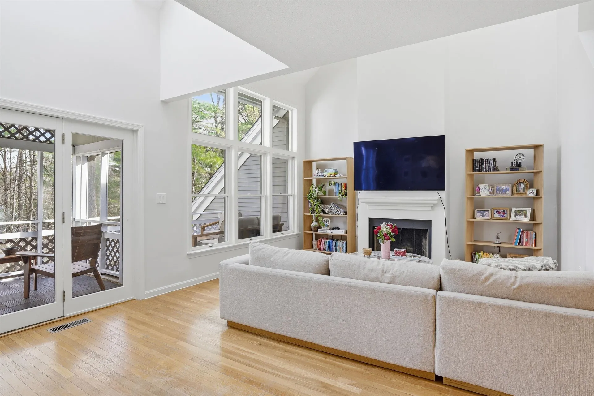 67 Cherry Hollow Road Nashua NH 03062